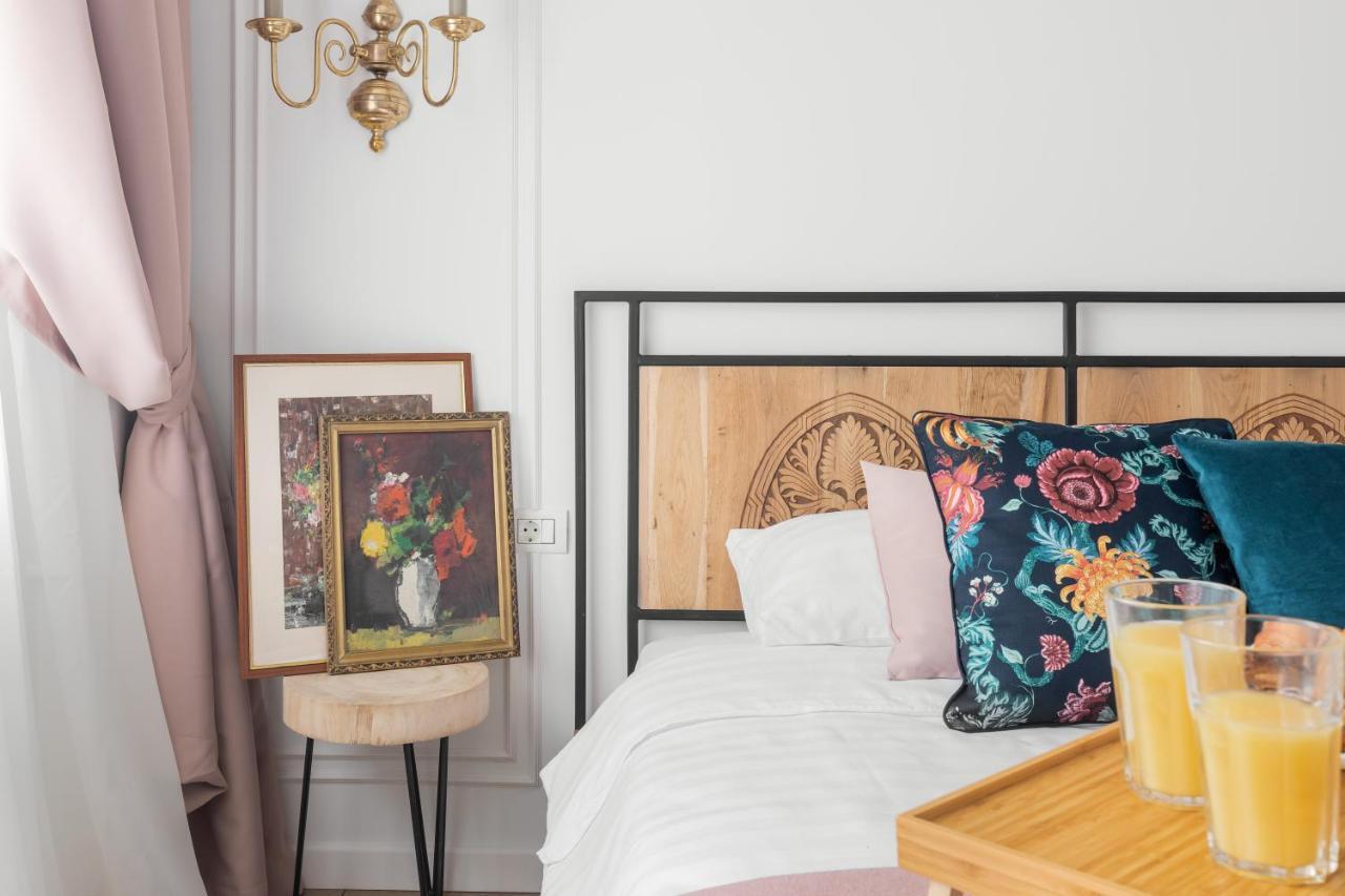 Eclectic 3 Bedroom Calea Victoriei By Urbanesq 부쿠레슈티 외부 사진