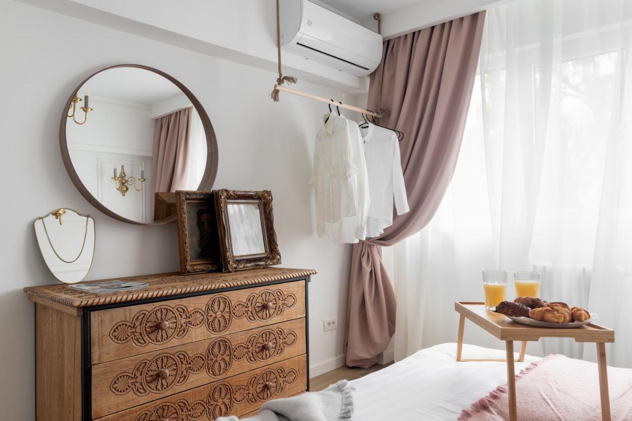 Eclectic 3 Bedroom Calea Victoriei By Urbanesq 부쿠레슈티 외부 사진