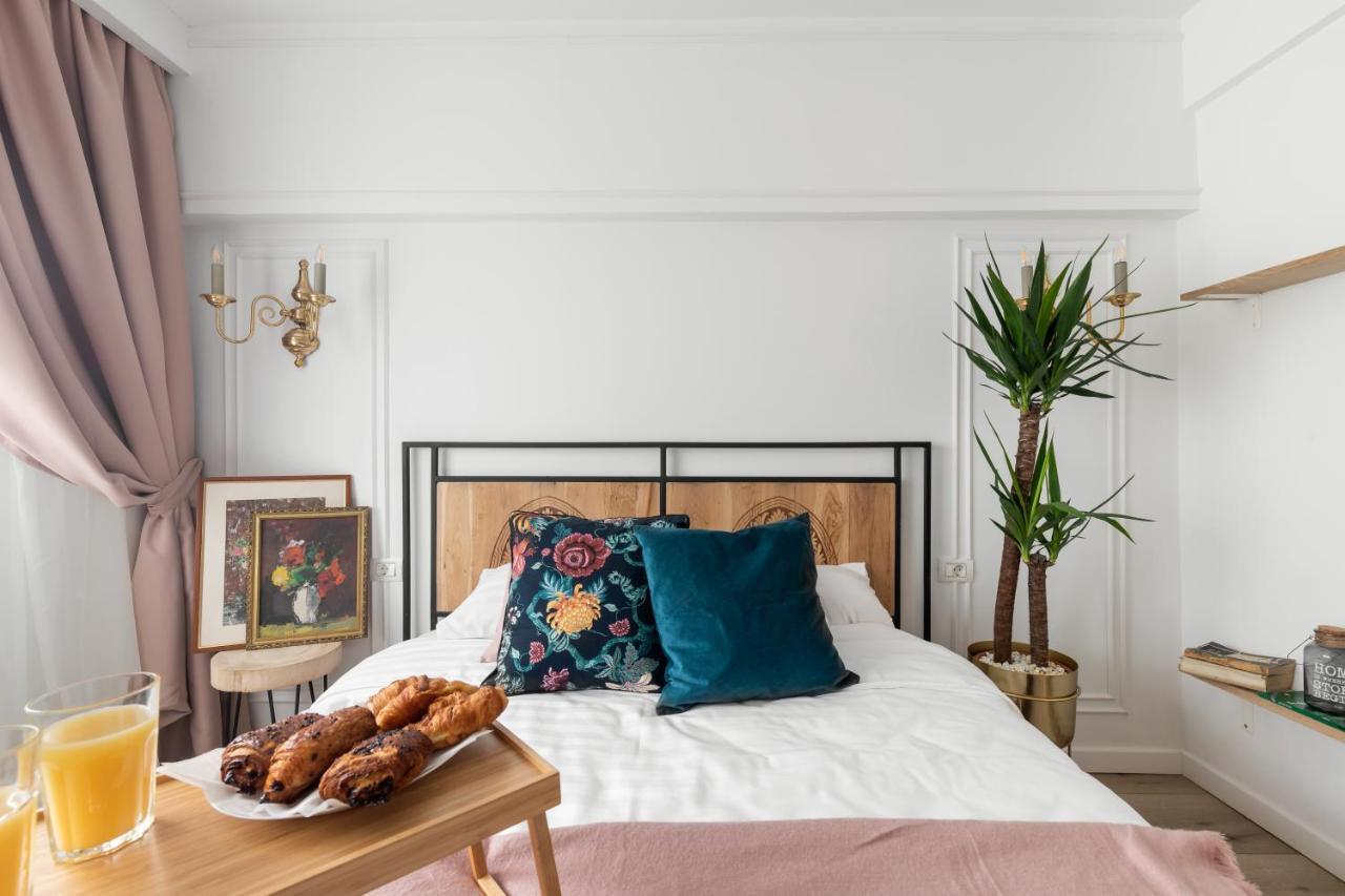Eclectic 3 Bedroom Calea Victoriei By Urbanesq 부쿠레슈티 외부 사진
