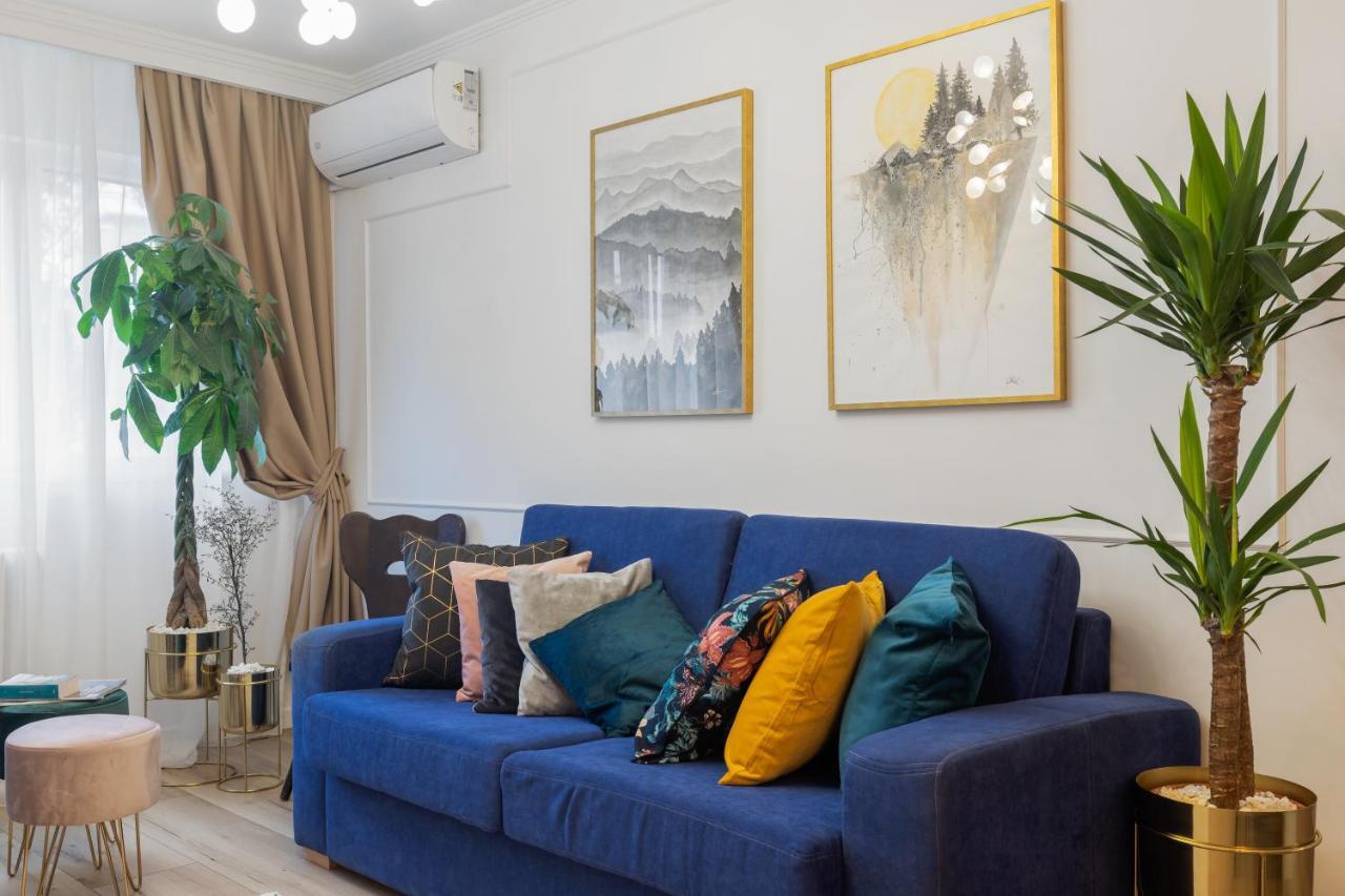 Eclectic 3 Bedroom Calea Victoriei By Urbanesq 부쿠레슈티 외부 사진